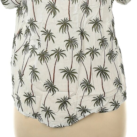 🚨 50% OFF BUNDLES! 🚨NWT Lush Short Sleeve Button Down Shirt - Picture 7 of 8